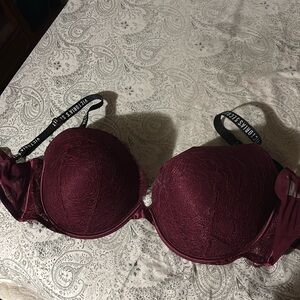 40DD maroon bra Victoria secret